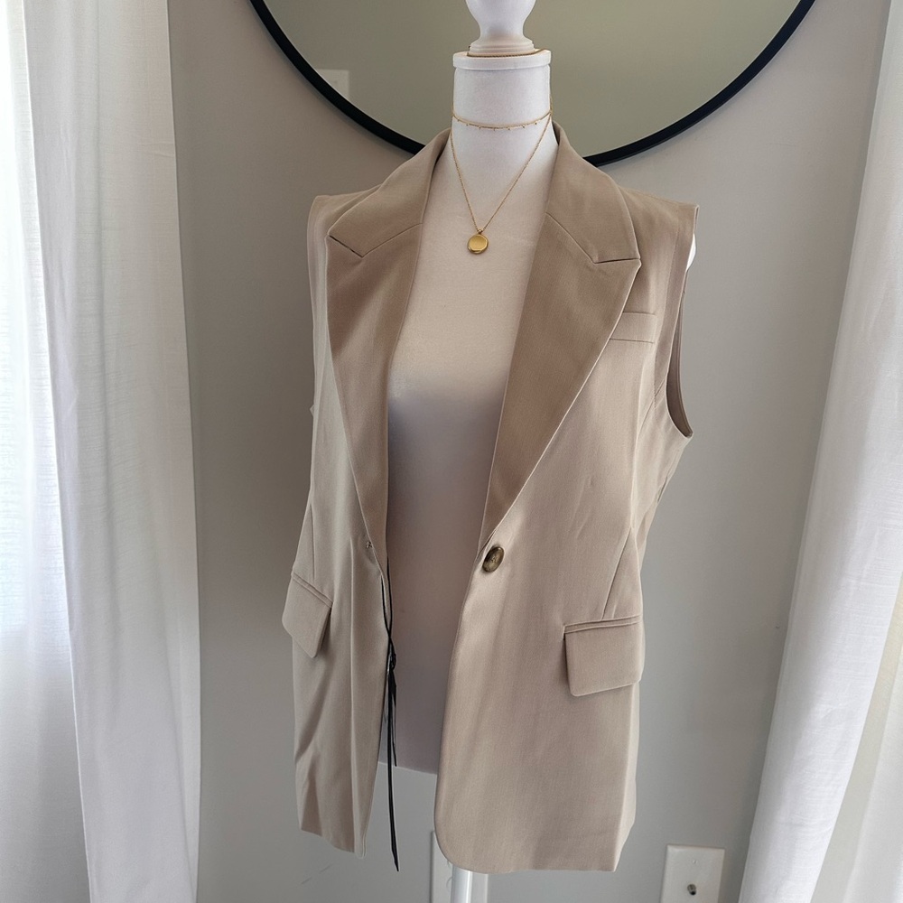 Women's Tan Sleeveless Blazer